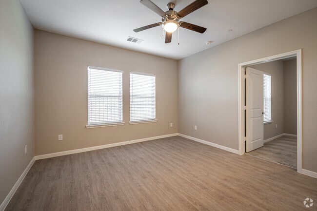 2HAB, 1BA - 900 ft² - Gala at Texas Parkway
