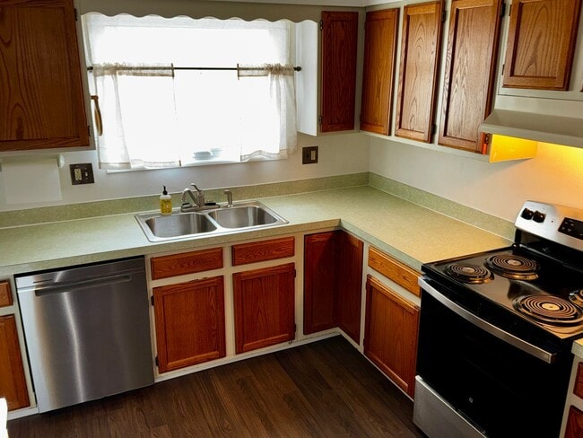 Photo - Clean 5 Bedroom Ranch in NW Fort Collins