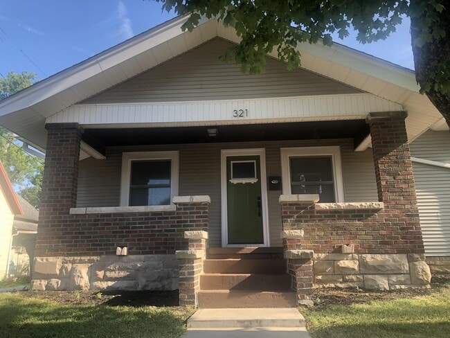 Building Photo - 321 E University St Rental