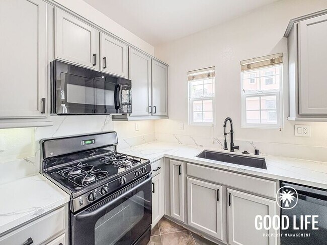 Photo - 1446 Clearview Way