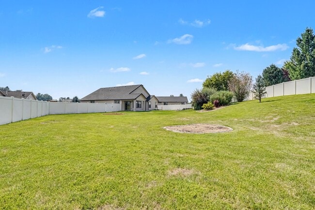 Photo - 2040 Kelly Dr