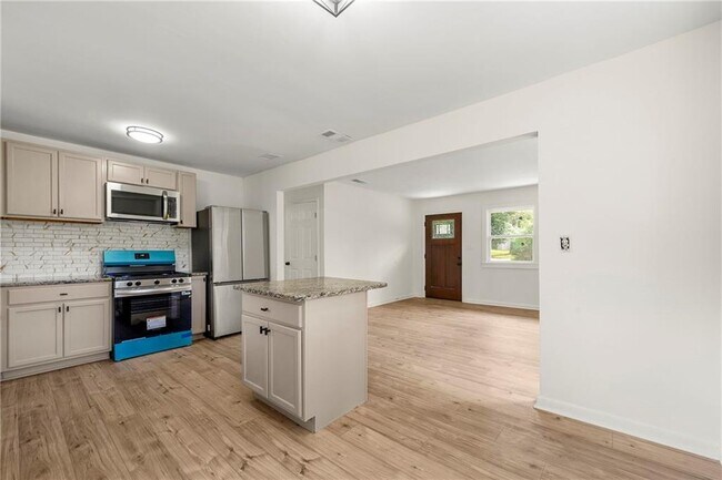 Photo - 3981 Rutgers Dr SW