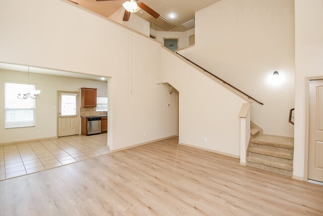 Photo - 2106 Harmon Crest Ct