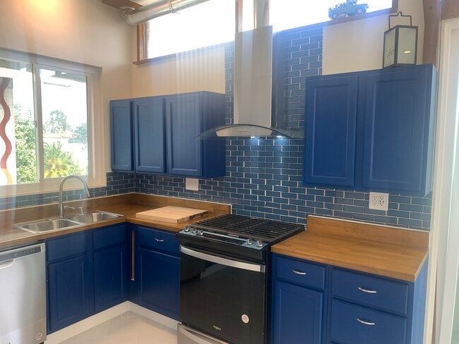 Photo - 11685 Gorham Ave Unidad 2