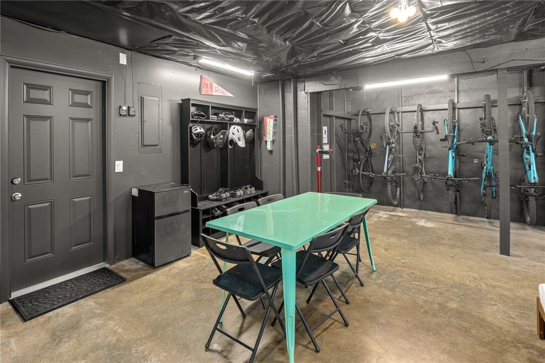 Photo - 2 Southport Ln