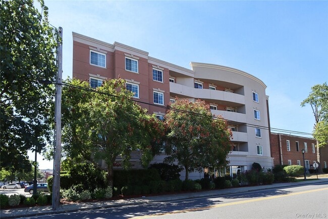 Photo - 242 Maple Ave Unidad 407