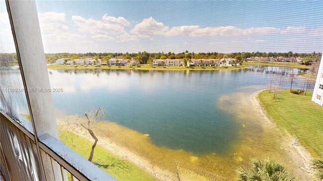 Building Photo - 10730 NW 66th St Unit 512