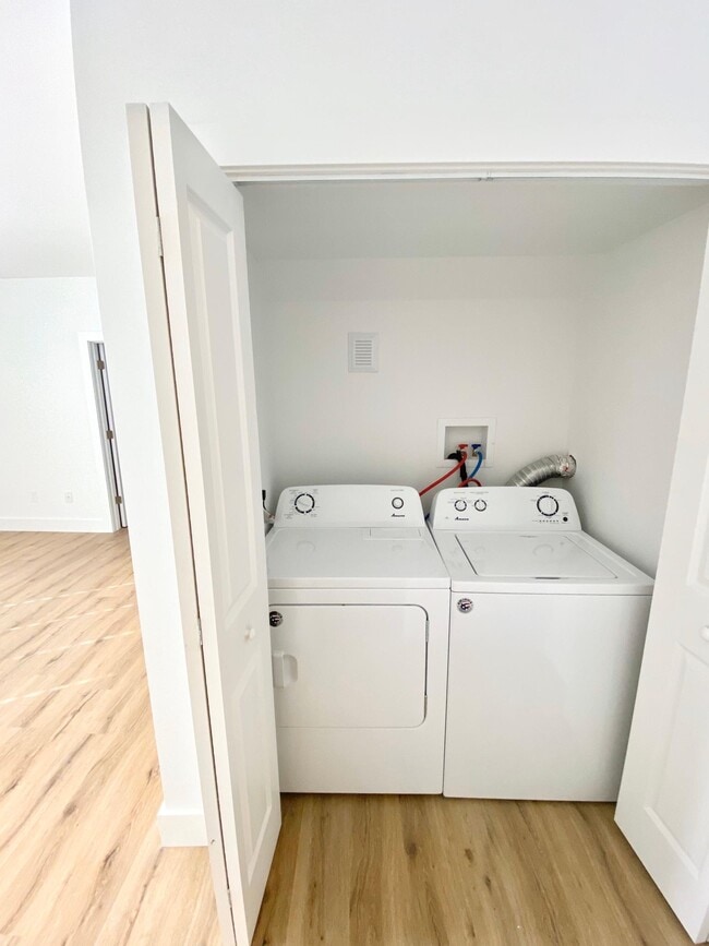 Photo - 6 Larsen St Unit 1