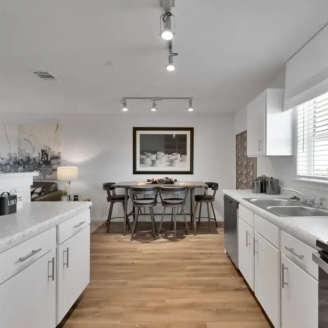 Photo - Luxury 2-Bed Home | Spacious Interiors! Unidad EKH2