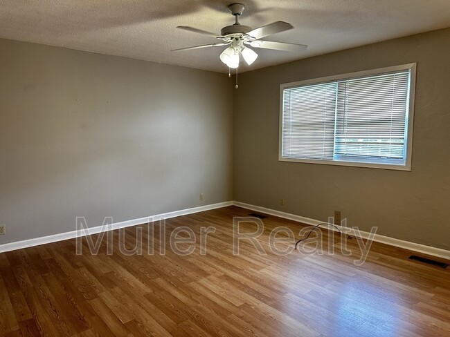 Photo - 1923 Ridgecrest Dr