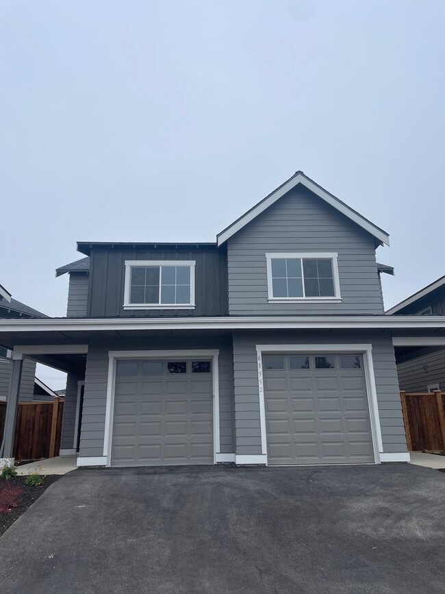 Building Photo - Duplex in Well Located SW Bend