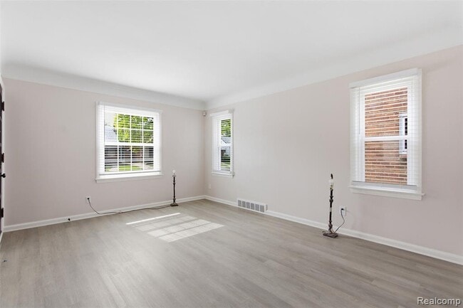 Photo - 9774 Manistique St
