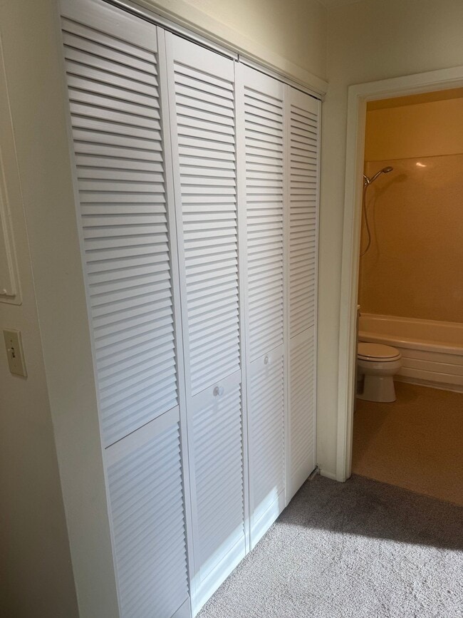 310 12th Ave E Unit 206