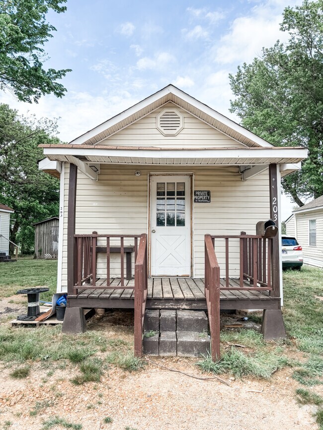 Building Photo - 203 Haywood St Rental