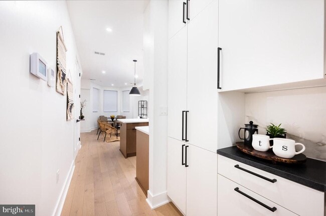 Building Photo - 1316 8th St NW Unit 1