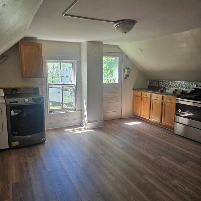 Photo - 81 Adams st
