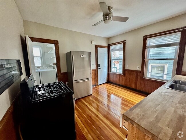 Building Photo - 25 Rowell St Unit 1 Rental
