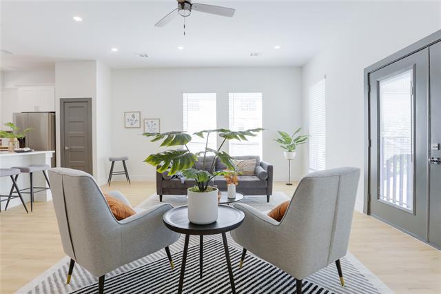 Photo - 2805 Weisenberger St