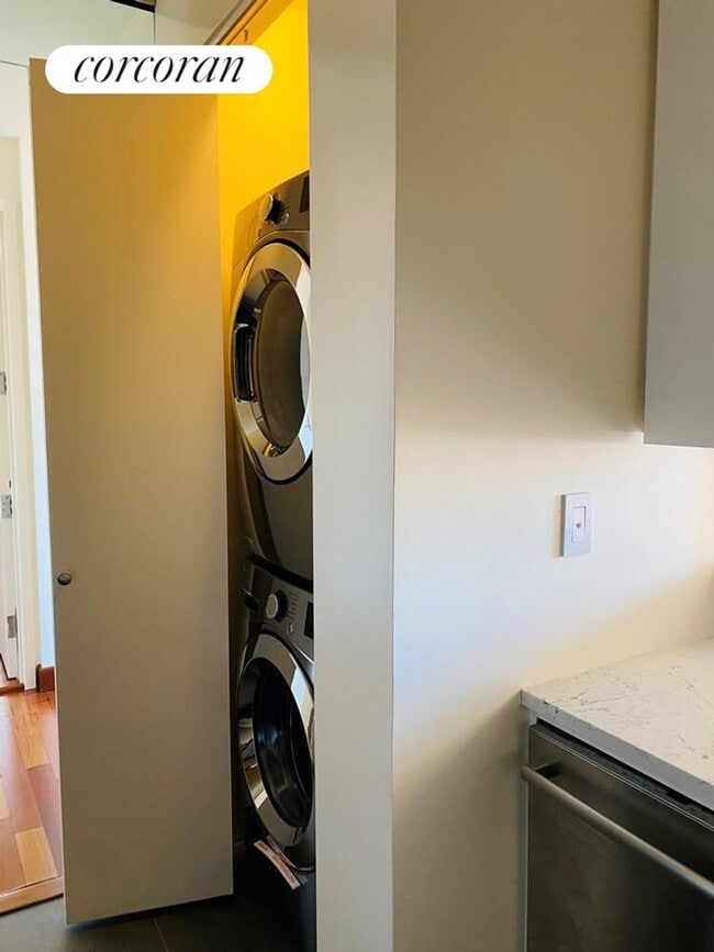 Photo - 305 E 63rd St