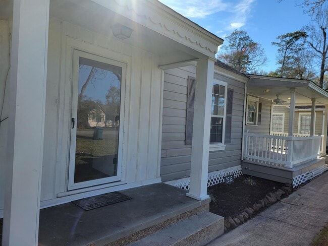 Photo - 2515 Gladys St