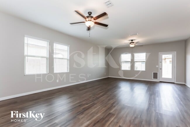 Photo - 310 W Powell Dr