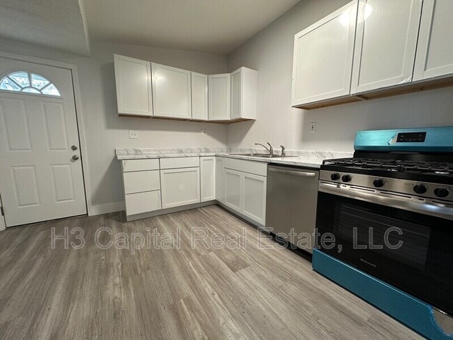 Photo - 3045 Dale Ave