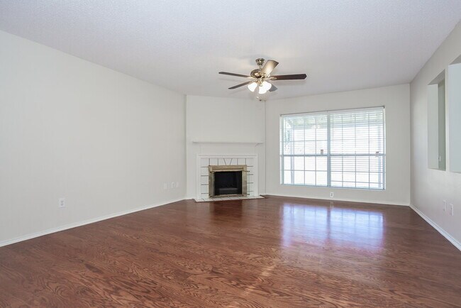 Photo - 2636 Country Creek Ln