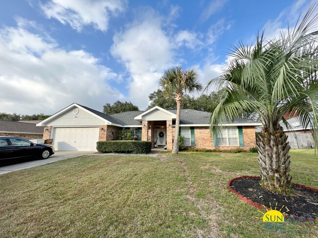 Beautiful 3 Bedroom home in Navarre! - Beautiful 3 Bedroom home in Navarre!