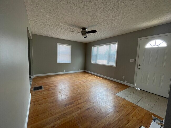 Photo - 1084 E Innis Ave House