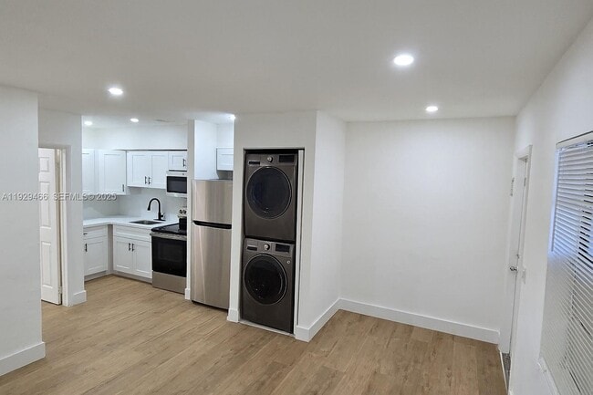 Building Photo - 417 NW 2nd Ave Unit 00