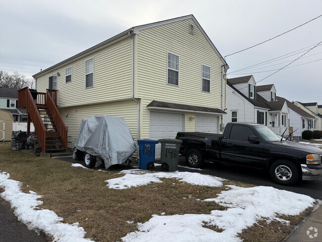 Building Photo - 146 Ohio Ave Rental