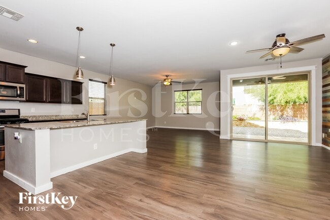 Photo - 732 Carlsbad Dr