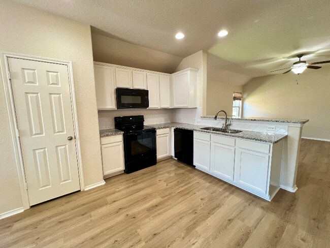 Photo - 500 Saddlehorn Way