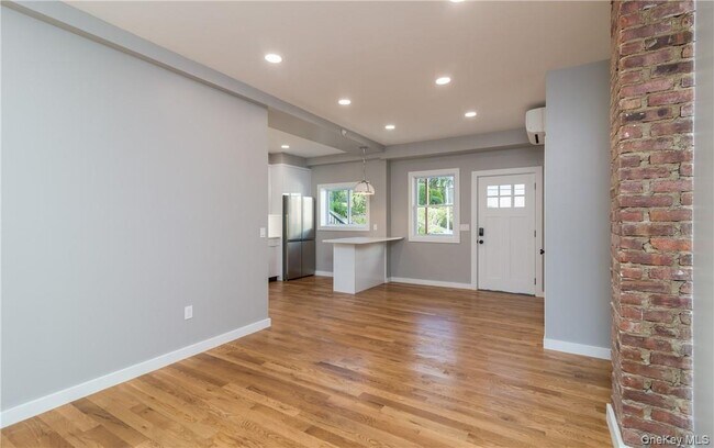 Photo - 86 Main St Unit 3