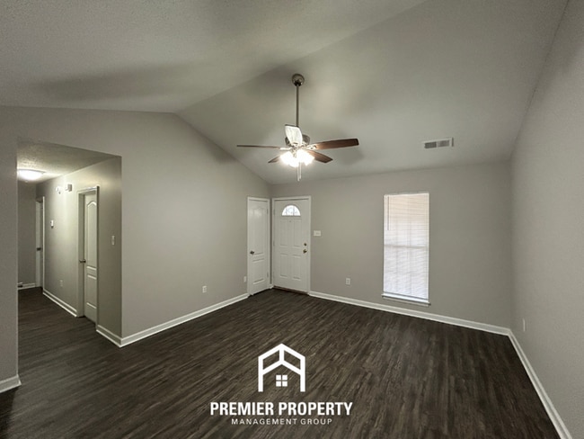 Photo - 3760 Ivanhoe Dr