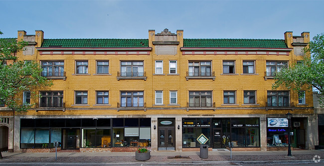 Building Photo - 165 S. Oak Park Ave. Rental