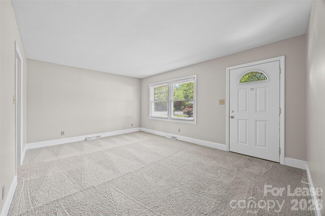 Photo - 4827 Harcourt Ln