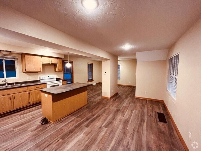 Building Photo - Shawano- 3 Bedroom 1 Bath Single Family Ho... Rental