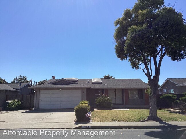 3 br, 2 bath House - 2462 Regal Drive - 3 br, 2 bath House - 2462 Regal Drive