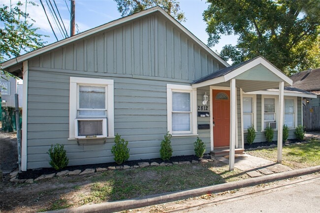 Photo - 2812 Cortlandt St