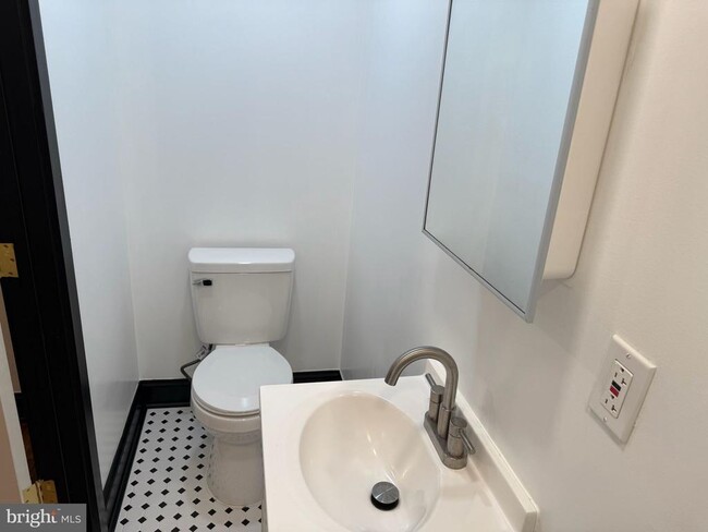 Photo - 412 Center Ave