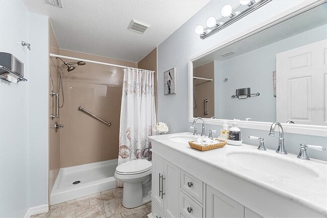 Ensuite bathroom - 5168 Northridge Rd Unit 112