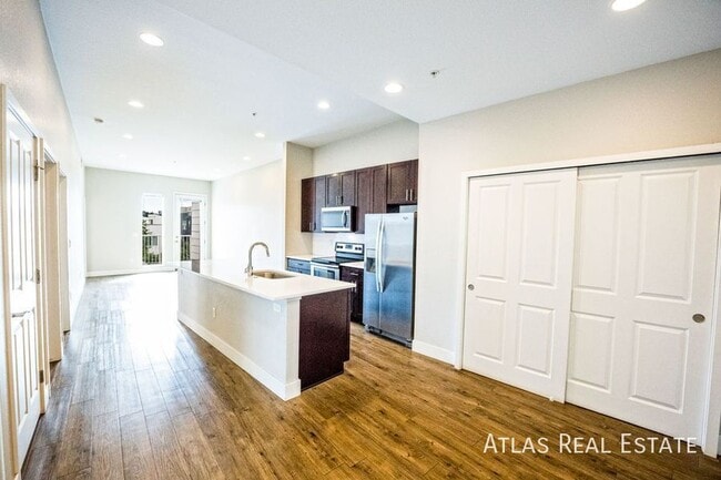 Building Photo - 2905 W 25th Ave Unit 312 Rental