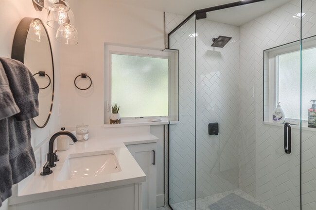 Photo - 2710 Amherst Ave Unidad ID1018188P