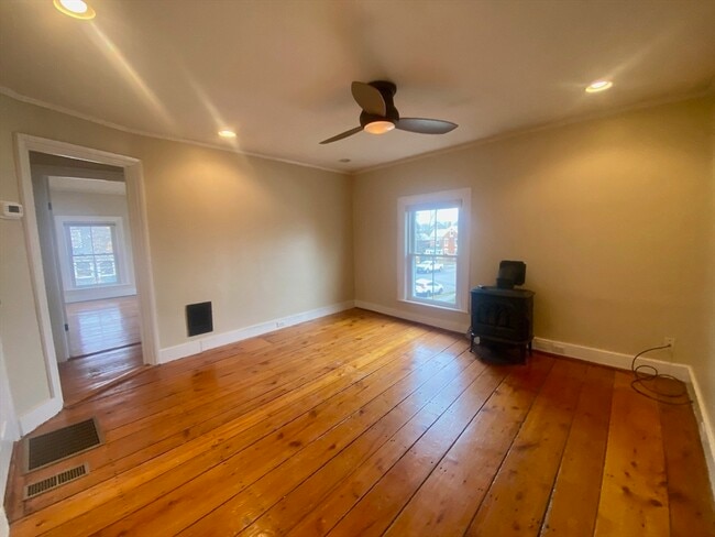 Photo - 35 Broad St Unit 3