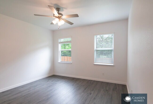Photo - 3511 Macquarie Dr