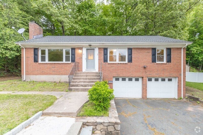 Building Photo - 3 Bedroom, 2 Bathroom home with Finished B...