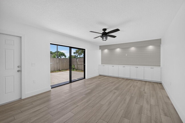 Photo - 2101 21st Way
