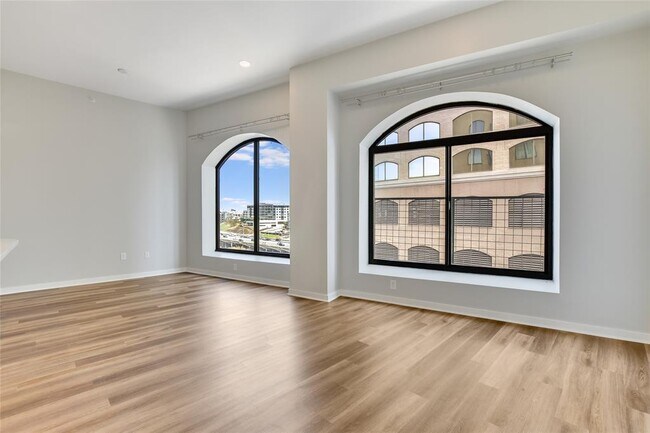 Photo - 507 Sabine St Unit 709