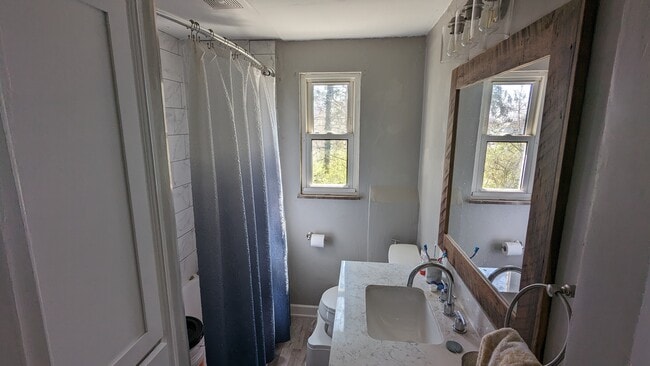 Photo - 271 W Lakeview Ave